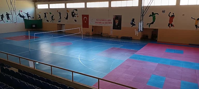 Bayındır Kapalı Spor Salonu — Spor Tesisi